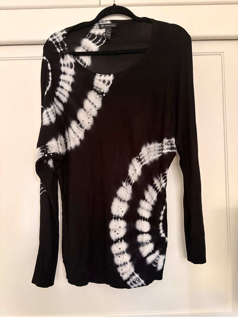 INC Black & White Tie-Dye Long Sleeve lightweight sweater material